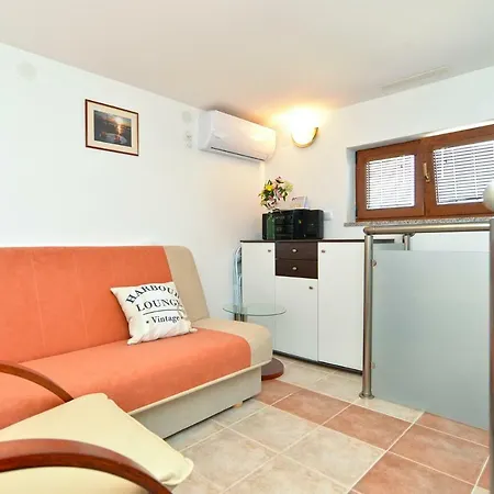 765 Apartment *