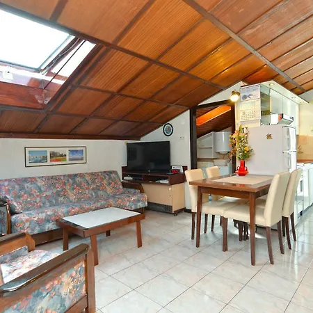 Apartman 765