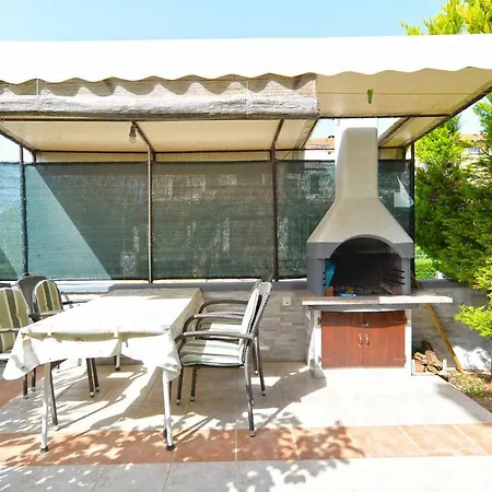 765 Apartamento Fažana